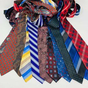MENS TIES LOT of 11 Ties. Multi Color & Design.